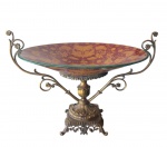Centro de mesa em Faiança e guarnição em bronze .