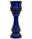 FRANÇA SÉC XIX. Grande Coluna Francesa Séc da SERREGUEMINES. Uma peça primorosa. Em tom azul cobalto e penada com folhas acanto folheadas à ouro. Mede: 1m e 25cm de Altura.