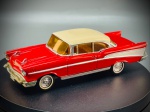 Miniatura Dinky Toys (Matchbox)  1957 Chevrolet Bel Air Sport Coupe, produzida sob a chancela da prestigiada Dinky Toys (por Matchbox Int'l Ltd., fabricada em Macau), uma verdadeira referência para os entusiastas do colecionismo automóvel. ("DY-2 1957 CHEVROLET BEL AIR SPORT COUPE", "Dinky®" e "Matchbox Int'l Ltd. Made in Macau C 1988"). Dimensões Aprox.: 3 x 11 x 4 cm. Marcas do tempo e de uso.