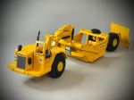 Miniatura de Moto-Scraper / Trator de Aríete Industrial, Escala 1:50. Moto-scraper industrial pesado ("Moto-Scraper 621R"), com acabamento em amarelo e detalhes em preto, estrutura articulada, caixa de carga/trígua basculante com lâmina frontal de nivelamento e escareador traseiro integrado. "MADE IN BRAZIL" e a marca do fabricante "ARPRA". Conta também com autocolantes identificativos da marca "CATERPILLAR" e logótipos "CAT" nas laterais. Marcas do tempo e de uso.