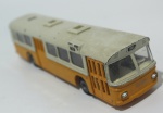 Brinquedo antigo miniatura TEKNO : Ônibus Scania CR-76 Modelo nº 851 anos 60/70 Escala 1:50. Peça Antiga vendida no estado com marcas do tempo.Atenção! As peças são vendidas no estado de conservação em que foram adquiridas, portanto podem conter vícios ou defeitos ocultos não mencionados na descrição ou fotos, para ter certeza, questione todas suas dúvidas antes de efetuar os lances, eles são IRREVOGÁVEIS e IRRETRATÁVEIS! Leia os Termos e Condições e a caixa de informações do leilão em Home no site www.dubauantiguidades.com.br, dando ênfase nas Informações Importantes, ao efetuar o lance o arrematante concorda com Datas, Prazos e Regras da casa de leilões Du Baú Antiguidades. Muita atenção duvidas pelo Whatsapp 47 992305067.
