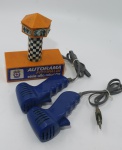 Brinquedo antigo Autorama estrela Acessórios acelerador azul 2 pç Torre de som série Alta rotação, peças para restauração ou retiradas de peças possui pequenas avarias na carroceria. . Peça Antiga vendida no estado com marcas do tempo.Atenção! As peças são vendidas no estado de conservação em que foram adquiridas, portanto podem conter vícios ou defeitos ocultos não mencionados na descrição ou fotos, para ter certeza, questione todas suas dúvidas antes de efetuar os lances, eles são IRREVOGÁVEIS e IRRETRATÁVEIS! Leia os Termos e Condições e a caixa de informações do leilão em Home no site www.dubauantiguidades.com.br, dando ênfase nas Informações Importantes, ao efetuar o lance o arrematante concorda com Datas, Prazos e Regras da casa de leilões Du Baú Antiguidades. Muita atenção duvidas pelo Whatsapp 47 992305067.