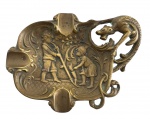 ART NOUVEAU - Cinzeiro em bronze adornado com "alegoria das crianças" e figura de gárgula. Estilo e período ART NOUVEAU. Mede 16,5 x 12cm.