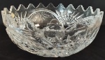 BAVARIA - Centro de mesa em  Cristal com lapidação em baixo relevo em tema de frutas. Medidas: Altura 12 cm e Diâmetro 26 cm.