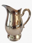 SOPPIL- Jarra em metal espessurado  a prata. Medida: Altura 22 cm, largura 12 cm e Comprimento 20 cm. 