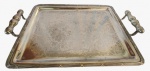 Bandeja em metal espessurado a prata com borda trabalhada.  Obs: com mínimo desgaste da prata. Medida: 32x46. 