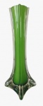 Floreira em vidro artístico na tonalidade verde. Medidas: Altura 20 cm, Largura 7 cm e Comprimento 7 cm. 