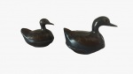 Par de potiche em estanho  representando patos. Medida maior: Altura 10 cm, Largura 9 cm e Comprimento 12 cm. 