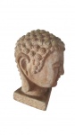 Escultura indiana em cerâmica representando um Deus. Medidas: Altura 22 cm, Largura 16 cm e Comprimento 16 cm. 