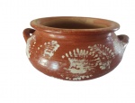 Centro de mesa em barro com pintura artesanal. Medidas: Altura 10 cm e Diâmetro 22 cm.