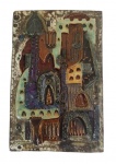 RUTH FAKTOR- Placa de parede em relevo de cerâmica vidrada representando uma paisagem urbana. Medida: 28x18.