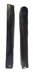 Par de floreiros de parede em cerâmica na tonalidade azul. Medidas: Altura 45 cm, Largura 6 cm e Comprimento 6 cm.