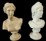 Lote com dois bustos em pedra  representando vênus e Afrodite. Medida: altura 16 cm.