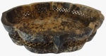 Centro de mesa indiano em pedra com bordas vazadas. Medida: altura 4 cm largura 12 cm comprimento 17 cm.