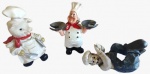 Lote com três peças decorativas para cozinha em resina. Medida maior: altura 20 cm. 