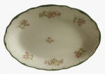 WOODS SONS ENGLAND - Travessa em porcelana com pintura artesanal em tema floral com borda verde. Medida: altura 3 cm largura 22 cm comprimento 32 cm. 