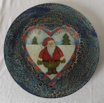 Prato decorativo em vidro com pintura artesanal em tema de natal. Medida: diâmetro 23 cm. 