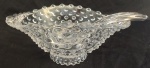 Moleira em vidro trabalhado, acompanha colher. Medida: altura 8 cm largura 12 cm comprimento 18 cm. 