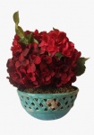 Vaso em porcelana craquelada na tonalidade azul Tiffany com borda vazada. Medida: altura 15 cm diâmetro 35 cm. 