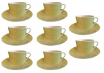 CASA AMBIENTE - Lote com oito xícaras em porcelana com pintura na tonalidade verde. Medida: altura 6 cm diâmetro 10 cm. 