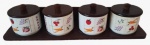 SCHIMIDT - Lote com 4 potiches em porcelana para condimentos com suporte e tampa em madeira. Medida: altura 12 cm largura 12 cm comprimento 40 cm.