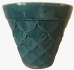 MONTE SIÃO - Vaso em porcelana na tonalidade azul estilo escama de peixe. Medida: altura 17 cm diâmetro 19 cm. 
