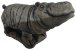 Escultura em resina representando um hipopótamo. Medidas: 7 cm 7 cm de largura e 11 cm de comprimento.