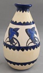 CHARLES CATTEAU (1880 - 1966) - Belíssimo vaso art-déco em cerâmica craquelada decorado com a imagem