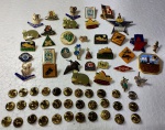LOTE COM 36 PINS (BOTONS) ALFINETES DE COLEÇÃO VINTAGE