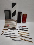 LOTE COM DIVERSAS CANETAS - LAPISEIRAS E ESTOJOS PARA CANETA + ESTOJO P/ RELÓGIOS - NO ESTADO