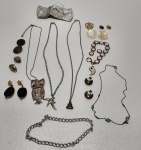LOTE COM DIVERSAS BIJUTERIAS NO ESTADO - CONFORME FOTO