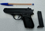 PISTOLA COM CARREGADOR  REMOVÍVEL - (ESTILO BERETA) - NÃO LETAL - MATERIAL DURO - BRINQUEDO