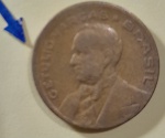 BRASIL  República Base Catálogo Amigo 2024, 01 moeda BC/MBC, 20 Ctvs, Mudança Reis/Cruzeiro(1), Bronze Alumínio, Getúlio Vargas, AV190, 1945 sem sigla. Anomalia: Reverso com leve boné, conforme imagem.