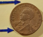 BRASIL  República Base Catálogo Amigo 2024, 01 moeda BC/MBC, 20 Ctvs, Mudança Reis/Cruzeiro(1), Bronze Alumínio, Getúlio Vargas, AV192, 1947 sem sigla. Anomalia: Reverso com leve boné lado inferior, e cunho quebrado no bordo superior, conforme imagem.