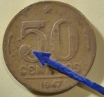 BRASIL  República Base Catálogo Amigo 2024, 01 moeda BC/MBC, 50 Ctvs, Mudança Reis/Cruzeiro(1), Bronze Alumínio, Getúlio Vargas, AV200, 1947 sem sigla. Anomalia: pingos de metal sobre o reverso, conforme imagem.