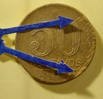 BRASIL  República Base Catálogo Amigo 2024, 01 moeda BC/MBC, 50 Ctvs, Mudança Reis/Cruzeiro(1), Bronze Alumínio, Getúlio Vargas, AV200, 1947 sem sigla. Anomalia: cunho quebrado no reverso, conforme imagem.