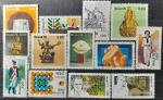 BRASIL – 13 selos comemorativos novos com goma, ano 1976/7, (RHM 955 ao 957, 964 ao 971, 979 e 981), em perfeito estado de conservação, conforme imagem, valor estimado RHM 14,20 UFs.