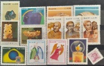 BRASIL – 14 selos comemorativos novos com goma, anos 1989, (RHM 1639, 1642, 1645; do RHM 1647 ao 1649; do RHM 1653 ao 1656, e do RHM 1658 ao 1661.H26)), em perfeito estado de conservação, conforme imagem, valor estimado RHM 15,0 UFs.