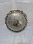 Plafon de teto estilo colonial em vidro, Bronze, fosco. Medindo 24cm x 22cm de altura. Contém bicados.