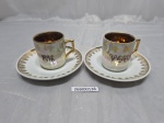 MAUÁ - Par de xícaras de café em porcelana, friso ouro. Bodas de ouro. Medindo 5cm x 5cm de altura.
