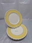 GRINDLEY ENGLAND - Jogo de 6 pratos rasos de mesa em faiança, barra amarela, friso ouro. Medindo 23cm de diâmetro. Friso com desgaste.