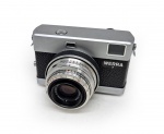 Carl Zeiss Jena. Camera Werra 3 com lente Zeiss Tessar 50mm 1:2.8 e tampa da lente. Em ótimo estado de conservação, porém sem garantias futuras. Coleção Carlos Frederico Cardoso, Rio de Janeiro/RJ.