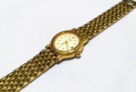 Vintage Fashion Luxo Coleção, Relógio Social da Citizen Japan Quartz, Todo Folheado em Ouro, medindo 24mm de diâmetro, Vidro Cristal, Segundeiro Central, Calendário. Mostrador Guillochead, Fundo em Aço de Pressão, bateria nova em julho 2026, Pulseira Dourada original com regulagem para pulsos finos.