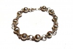 Vintage Fashion Luxo Jóias, Belíssima Pulseira de Esferas Facetadas, em Prata de Lei, medindo 20cm. Peso total 5,60gr