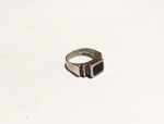 Vintage Luxo Jóias, Anel Art Deco em Prata de Lei, com Ônix escalonada, Aro 17. Peso total 3,67gr