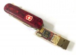Vintage Coleção, Decoração, Interessante Canivete Suíço Pequeno da Victorinox, modelo com PEN DRIVE e Tesoura, medindo 9,7cm aberto, e 6cm fechado. Sem testar pen drive