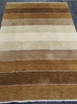 Novo modelo de Tapete Gabbeh novo e muito bonito Medindo: 205 x 142 cm.