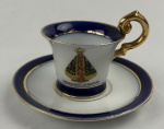 Xicara de coleção "Lembrança de Nossa senhora Aparecida"   em porcelana na cor branca, esmaltada na cor azul e detalhes em ouro.