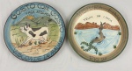 Dois pratos decorativos em cerâmica pintados à mão, alusivos ao restaurante  Boa Lembrança, datados de "Visconde de Mauá 99 " e " Rio 97". Medindo: 26 cm.