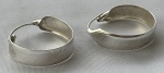 Par de brincos de argola roliça em prata de lei. Medindo: 30 mm de diâmetro. Peso: 4,2 g.